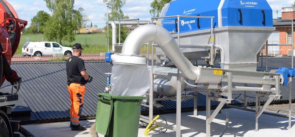 Longopac Fill – Sistema de bolsa cerrada para tratamiento y cribado de aguas residuales.